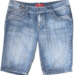 1.8 by YMI Denim Jean Bermuda Y2K Junior Shorts Junior Size 13